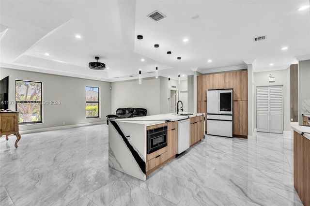 12555 SW 34th Pl, Davie, FL 33330