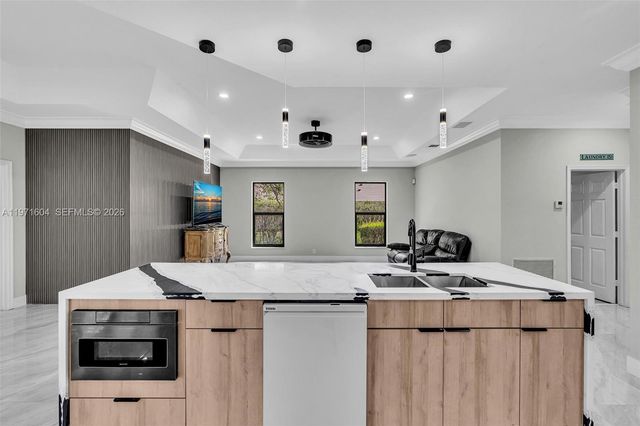 12555 SW 34th Pl, Davie, FL 33330