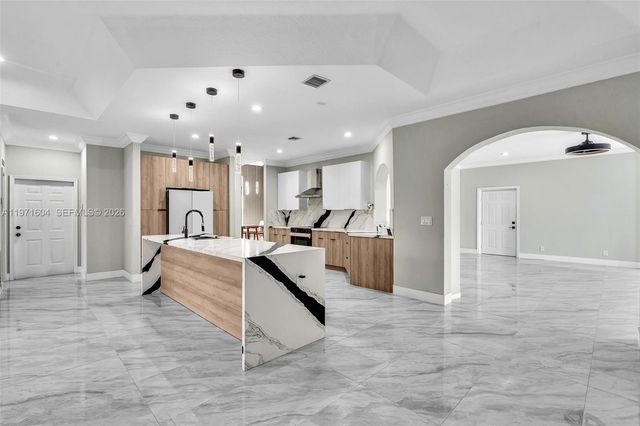 12555 SW 34th Pl, Davie, FL 33330