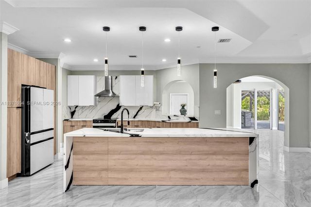 12555 SW 34th Pl, Davie, FL 33330