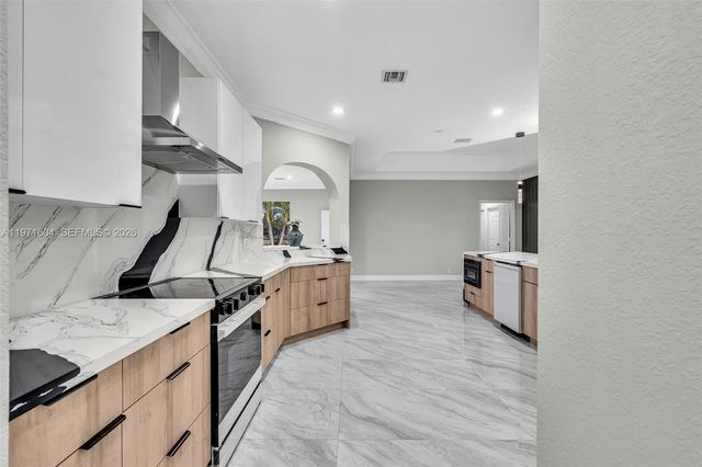 12555 SW 34th Pl, Davie, FL 33330