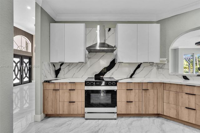 12555 SW 34th Pl, Davie, FL 33330