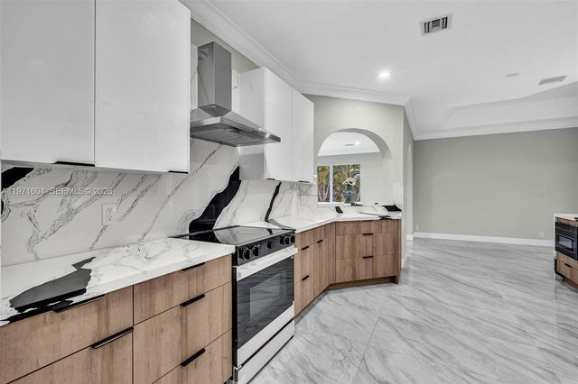 12555 SW 34th Pl, Davie, FL 33330