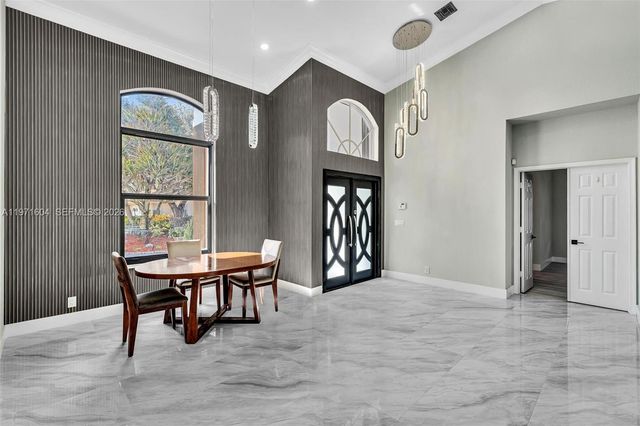 12555 SW 34th Pl, Davie, FL 33330