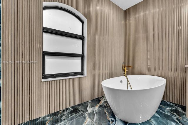 12555 SW 34th Pl, Davie, FL 33330