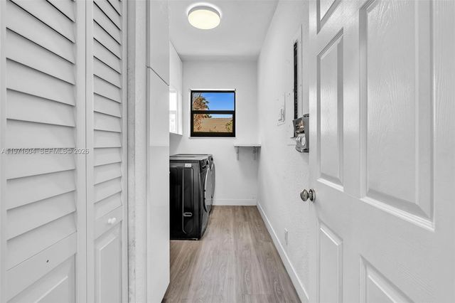 12555 SW 34th Pl, Davie, FL 33330