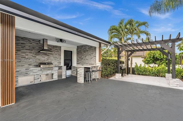 12555 SW 34th Pl, Davie, FL 33330