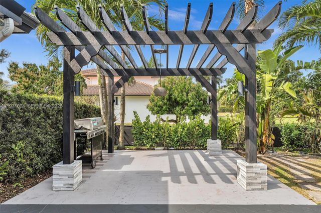 12555 SW 34th Pl, Davie, FL 33330