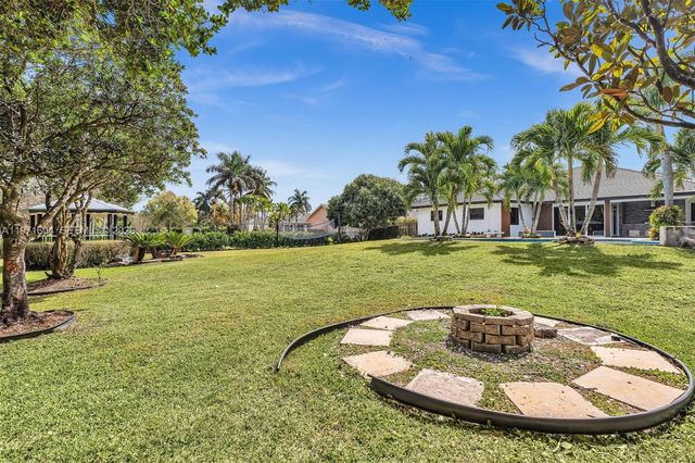 12555 SW 34th Pl, Davie, FL 33330