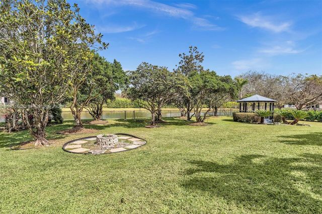 12555 SW 34th Pl, Davie, FL 33330