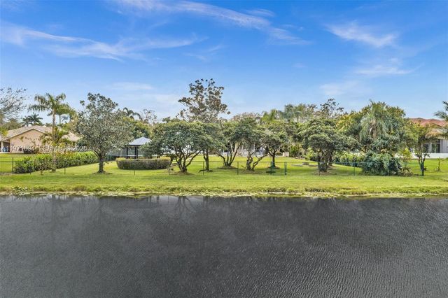 12555 SW 34th Pl, Davie, FL 33330