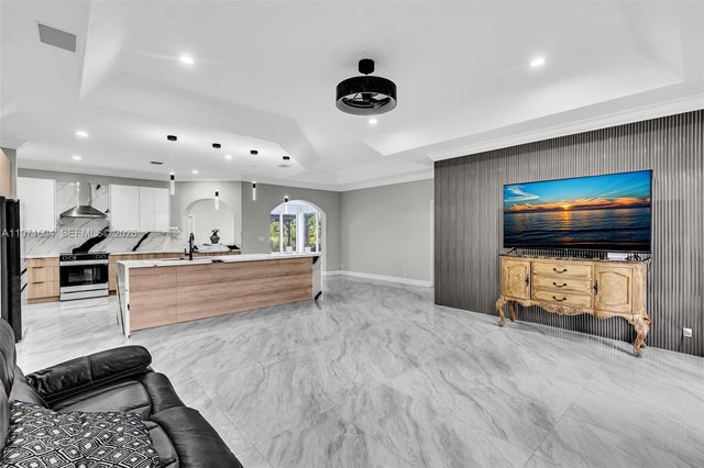 12555 SW 34th Pl, Davie, FL 33330