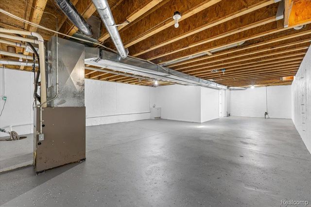 20217 14 Mile Road, Clinton Charter Township, MI 48035