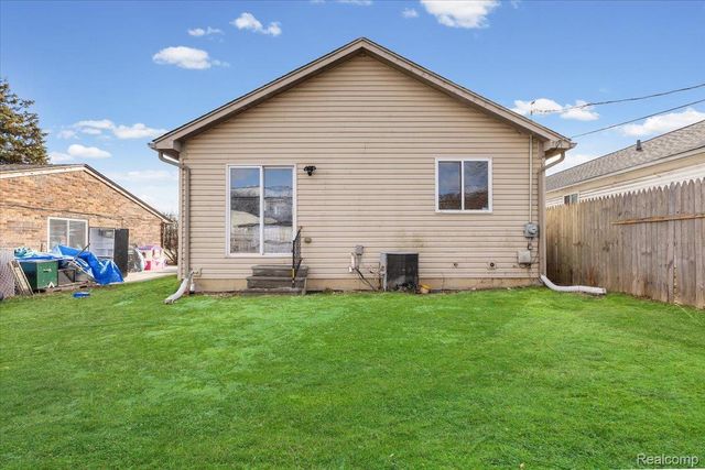 20217 14 Mile Road, Clinton Charter Township, MI 48035