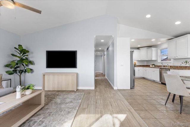 20217 14 Mile Road, Clinton Charter Township, MI 48035