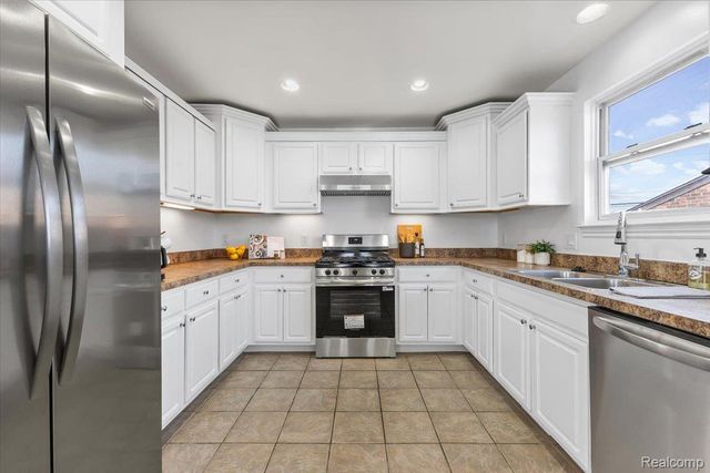 20217 14 Mile Road, Clinton Charter Township, MI 48035