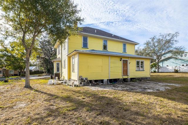 553 DIVISION STREET, Tarpon Springs, FL 34689