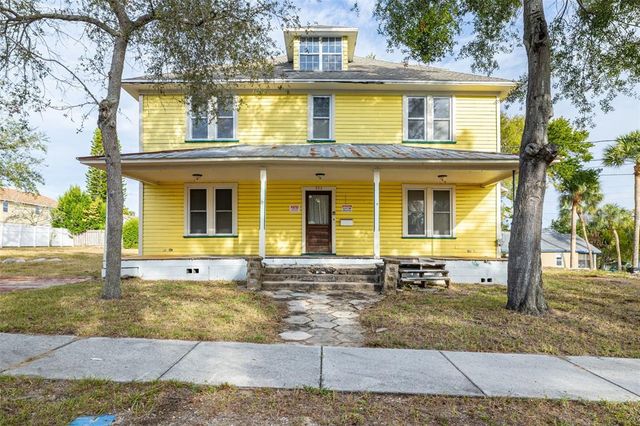 553 DIVISION STREET, Tarpon Springs, FL 34689
