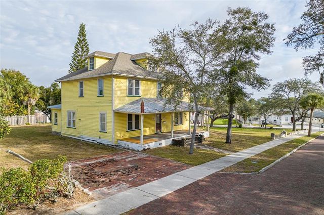 553 DIVISION STREET, Tarpon Springs, FL 34689