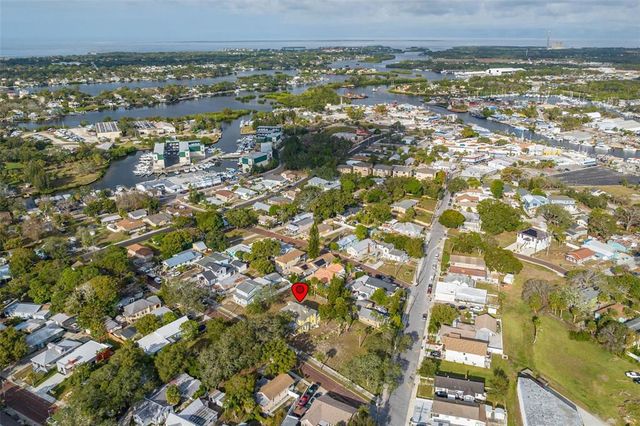 553 DIVISION STREET, Tarpon Springs, FL 34689