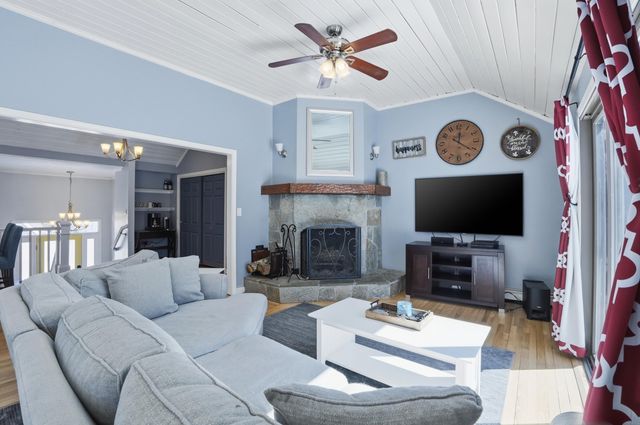 63 Deer Ridge Road, Mashpee, MA 02649