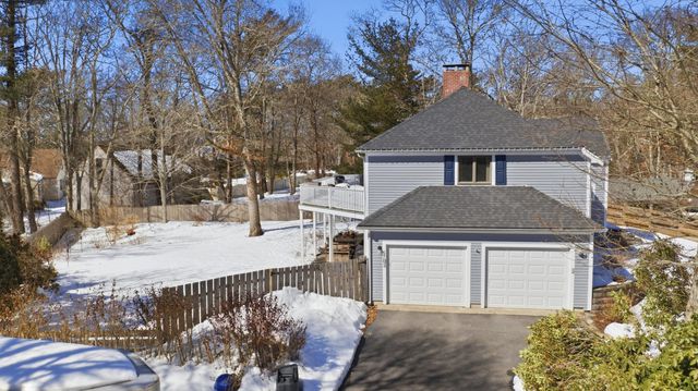 63 Deer Ridge Road, Mashpee, MA 02649