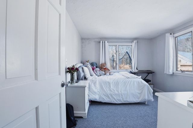 63 Deer Ridge Road, Mashpee, MA 02649