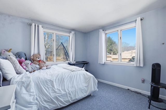 63 Deer Ridge Road, Mashpee, MA 02649