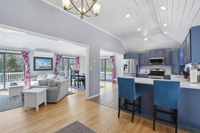 63 Deer Ridge Road, Mashpee, MA 02649