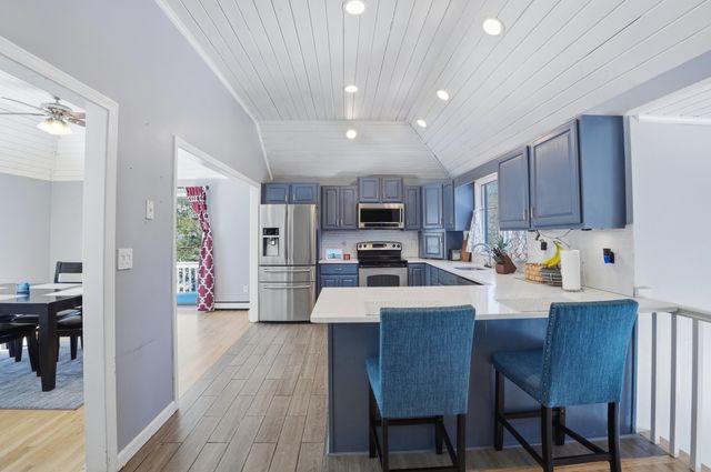 63 Deer Ridge Road, Mashpee, MA 02649