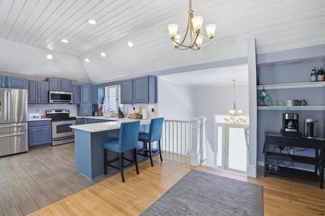 63 Deer Ridge Road, Mashpee, MA 02649