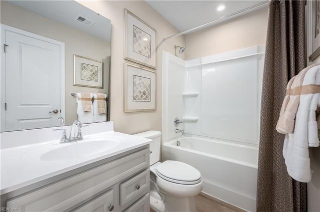 229 Reids Place DR, Suffolk, VA 23434