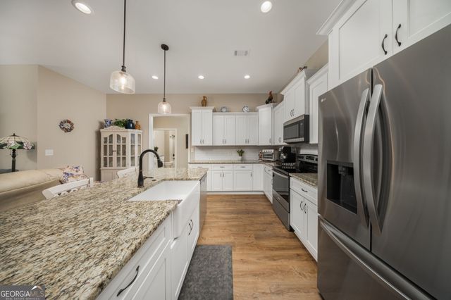 492 Nandina Court, Warner Robins, GA 31088