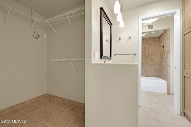 2561 E Cerrada Adelita, Tucson, AZ 85718