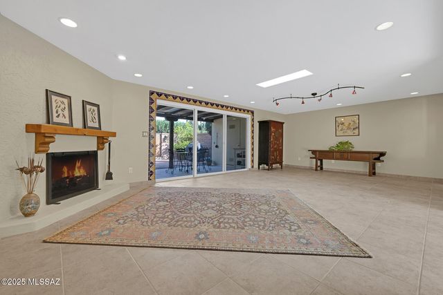 2561 E Cerrada Adelita, Tucson, AZ 85718