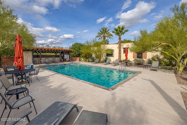 2561 E Cerrada Adelita, Tucson, AZ 85718