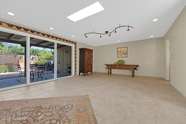 2561 E Cerrada Adelita, Tucson, AZ 85718