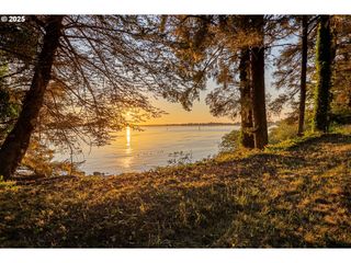 1500 Cape Arago Hwy, Coos Bay, OR 97420