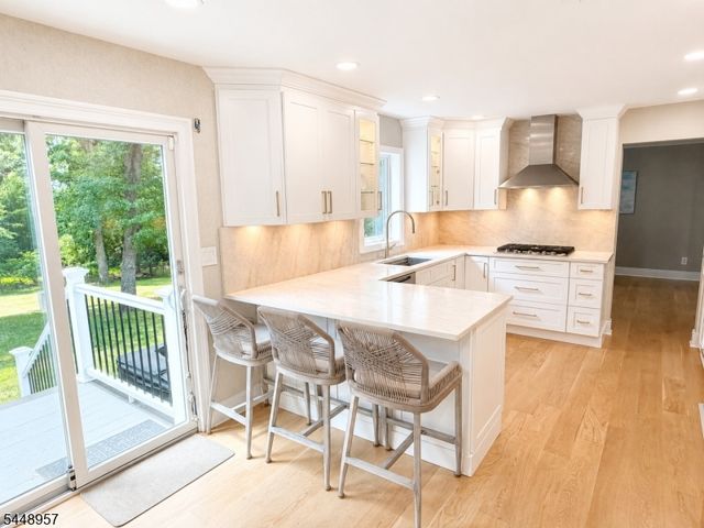 69 N Hillside Ave, Livingston Twp., NJ 07039