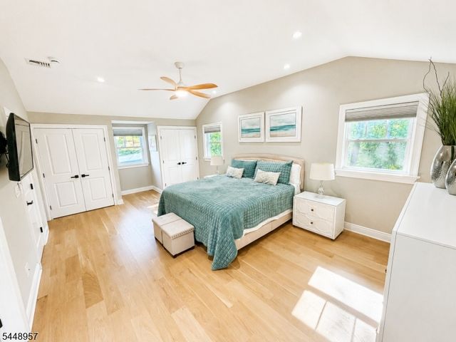 69 N Hillside Ave, Livingston Twp., NJ 07039