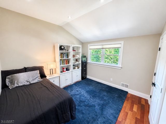 69 N Hillside Ave, Livingston Twp., NJ 07039