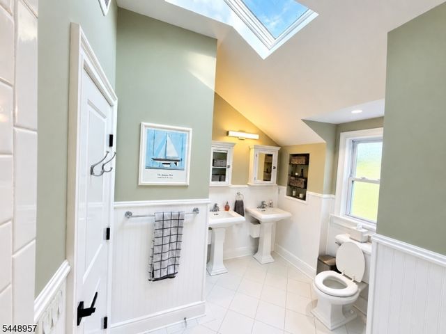 69 N Hillside Ave, Livingston Twp., NJ 07039