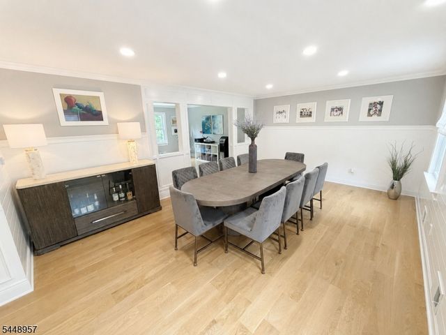 69 N Hillside Ave, Livingston Twp., NJ 07039