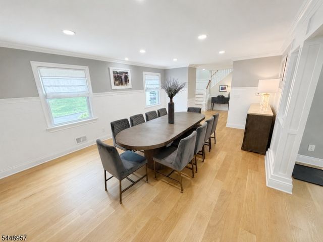 69 N Hillside Ave, Livingston Twp., NJ 07039