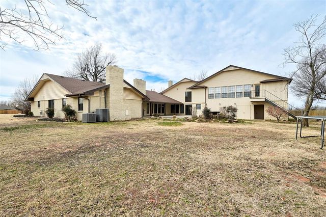 1839 E Pleasantview Lane, Mustang, OK 73064