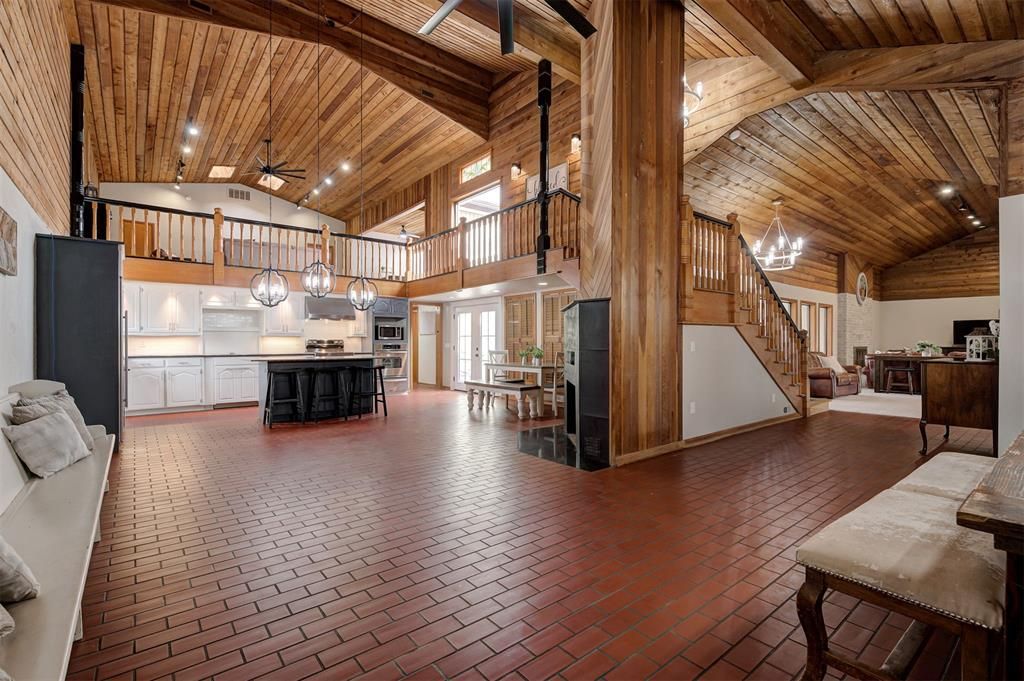 1839 E Pleasantview Lane, Mustang, OK 73064