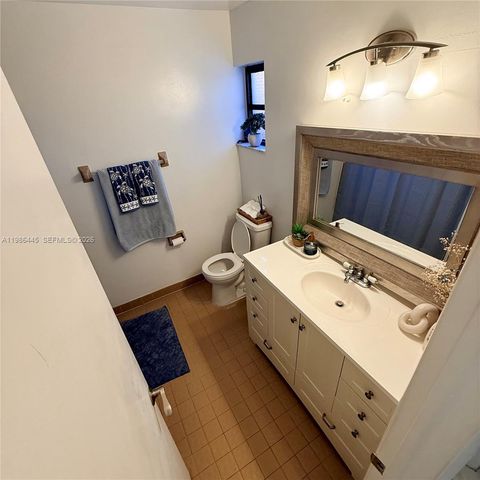 10025 SW 16th St, Pembroke Pines, FL 33025