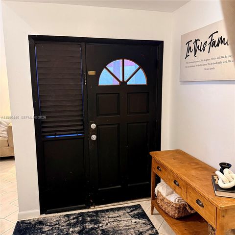 10025 SW 16th St, Pembroke Pines, FL 33025