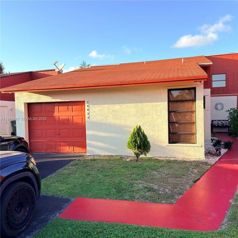 10025 SW 16th St, Pembroke Pines, FL 33025