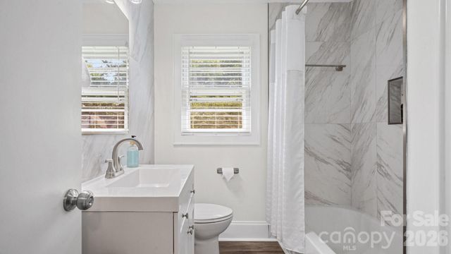 914 Crestmere Street, Charlotte, NC 28208